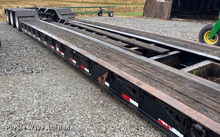image for item EE4042 2009 Towmaster  lowboy equipment trailer