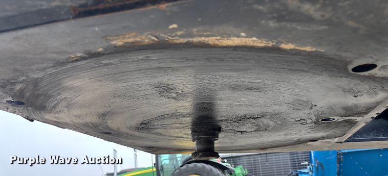 image for item EE4042 2009 Towmaster  lowboy equipment trailer