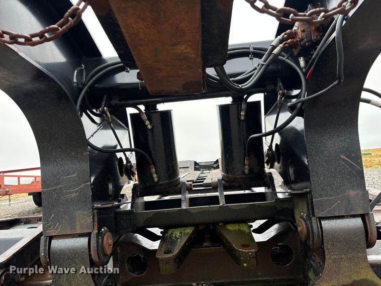 image for item EE4042 2009 Towmaster  lowboy equipment trailer