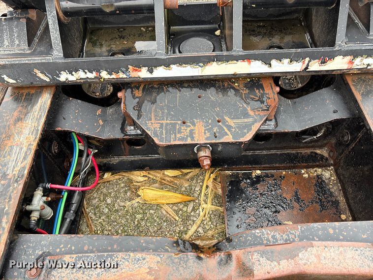 image for item EE4042 2009 Towmaster  lowboy equipment trailer