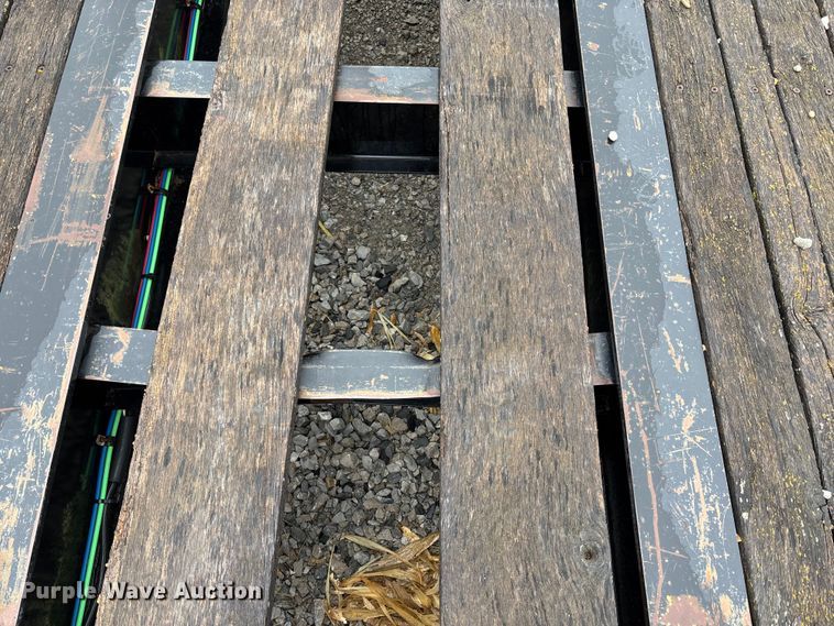 image for item EE4042 2009 Towmaster  lowboy equipment trailer