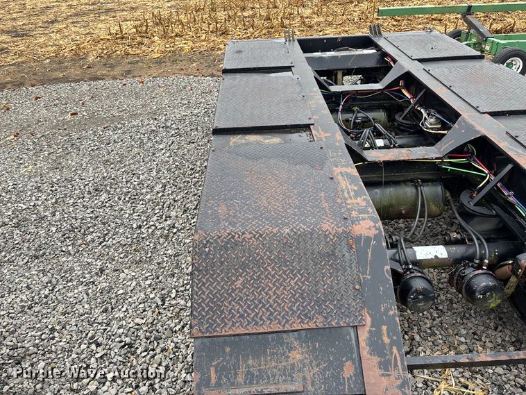 image for item EE4042 2009 Towmaster  lowboy equipment trailer