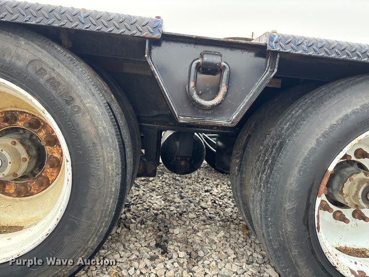 image for item EE4042 2009 Towmaster  lowboy equipment trailer