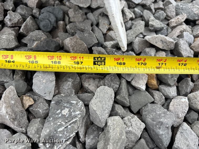 image for item EE4042 2009 Towmaster  lowboy equipment trailer