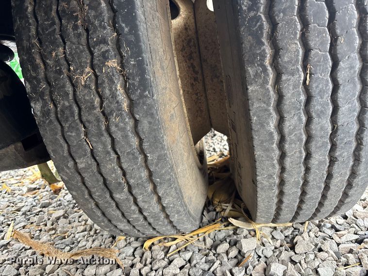 image for item EE4042 2009 Towmaster  lowboy equipment trailer