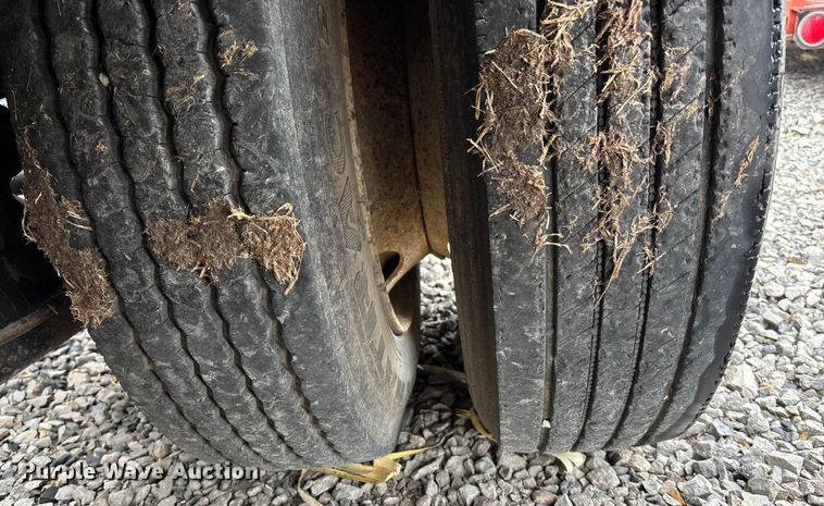 image for item EE4042 2009 Towmaster  lowboy equipment trailer