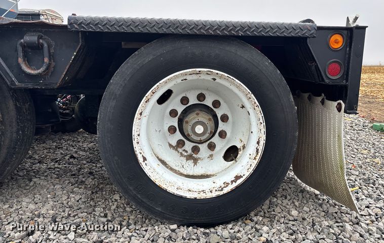 image for item EE4042 2009 Towmaster  lowboy equipment trailer