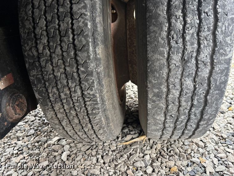 image for item EE4042 2009 Towmaster  lowboy equipment trailer