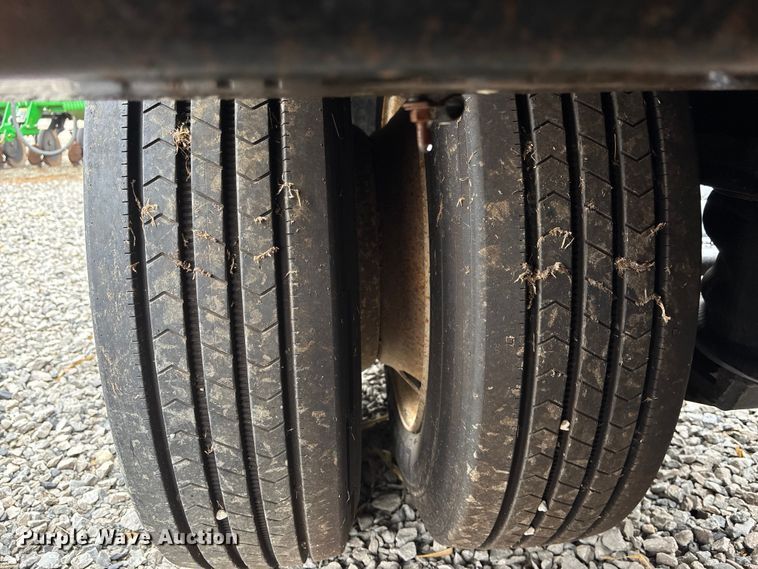 image for item EE4042 2009 Towmaster  lowboy equipment trailer