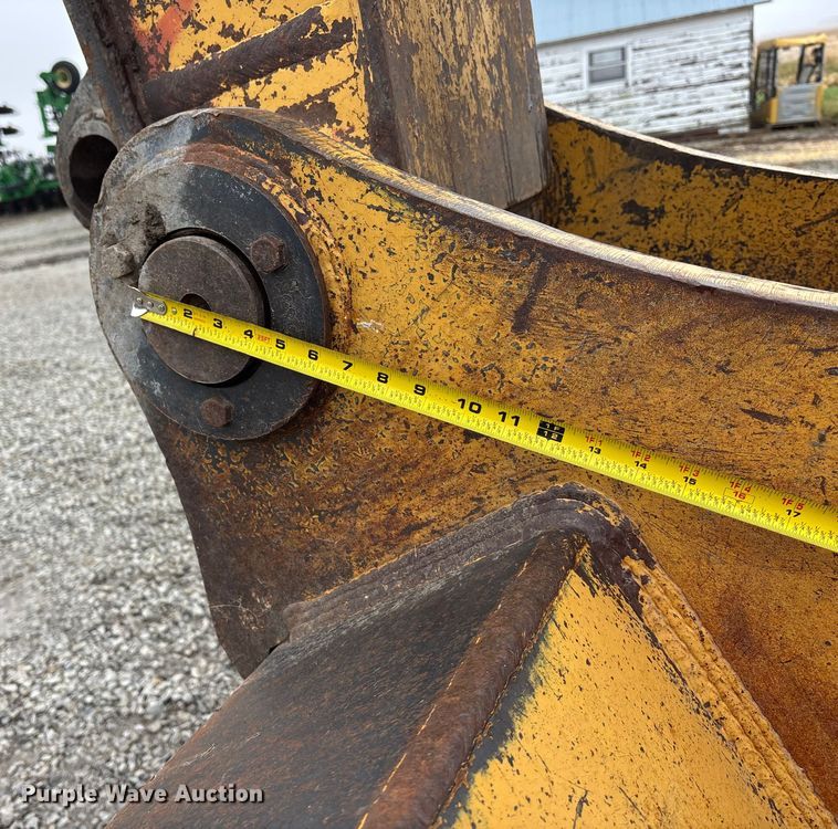 image for item EE4043 1996 John Deere 892E LC excavator