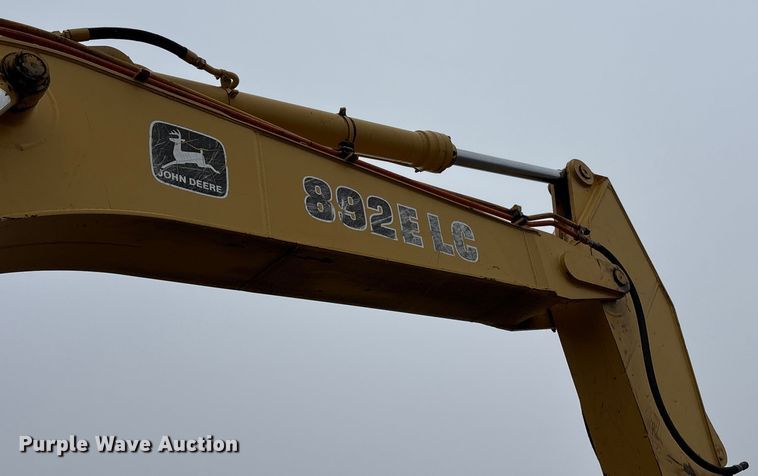 image for item EE4043 1996 John Deere 892E LC excavator