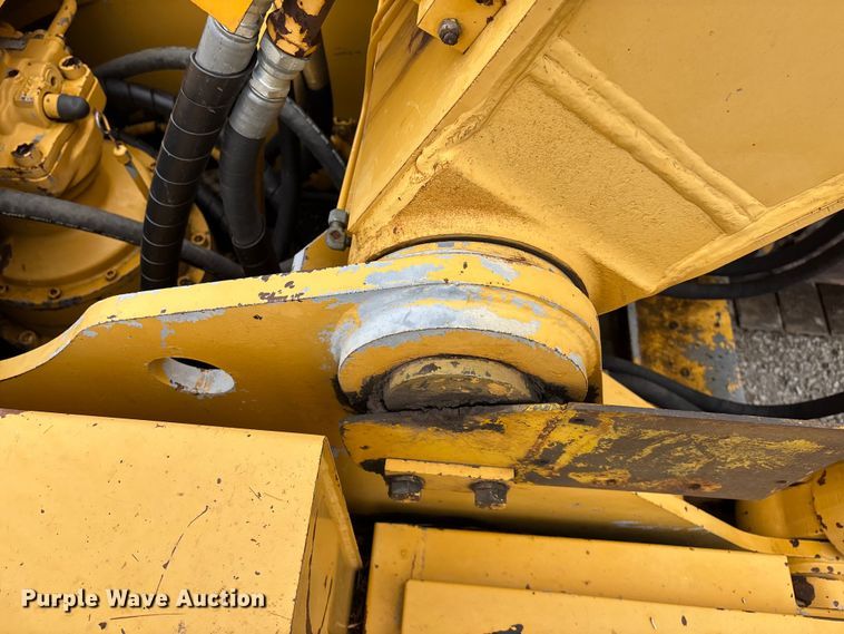 image for item EE4043 1996 John Deere 892E LC excavator