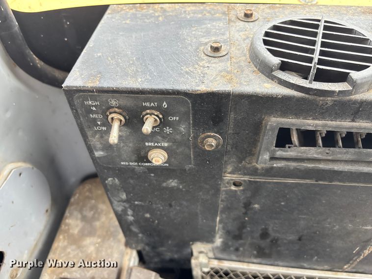 image for item EE4043 1996 John Deere 892E LC excavator