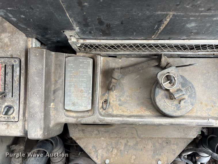 image for item EE4043 1996 John Deere 892E LC excavator