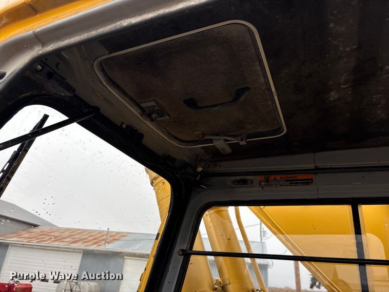 image for item EE4043 1996 John Deere 892E LC excavator