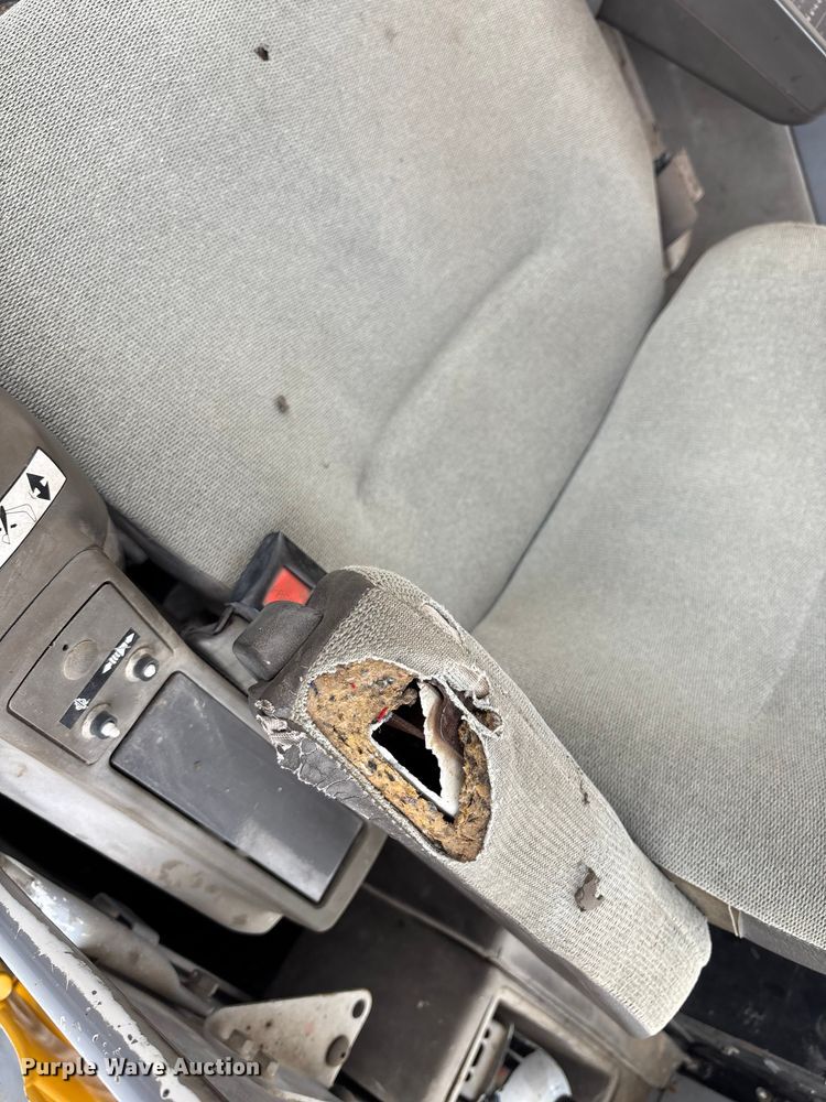 image for item EE4043 1996 John Deere 892E LC excavator