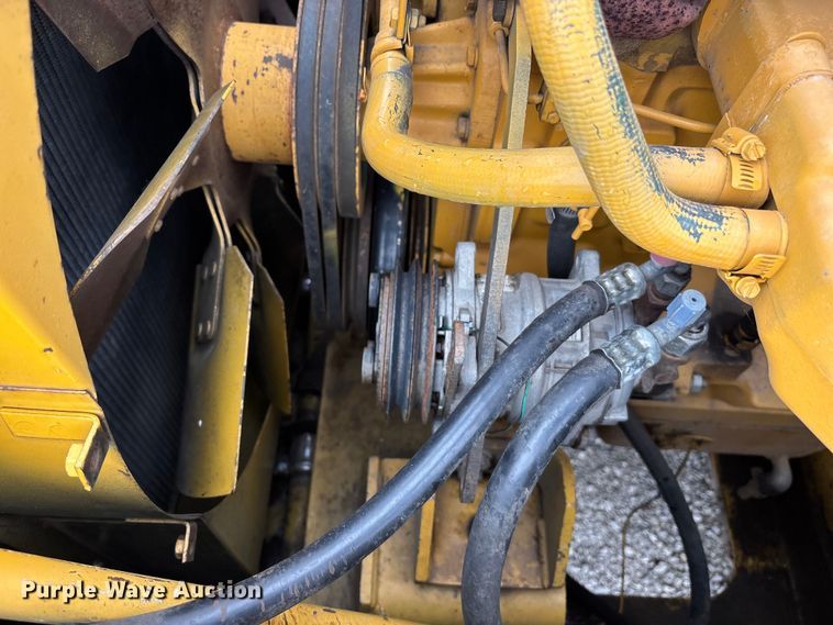 image for item EE4043 1996 John Deere 892E LC excavator