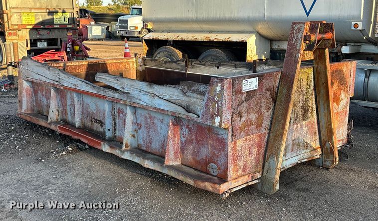 image for item EE4048 Roll-off dumpster