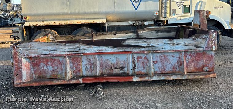 image for item EE4048 Roll-off dumpster