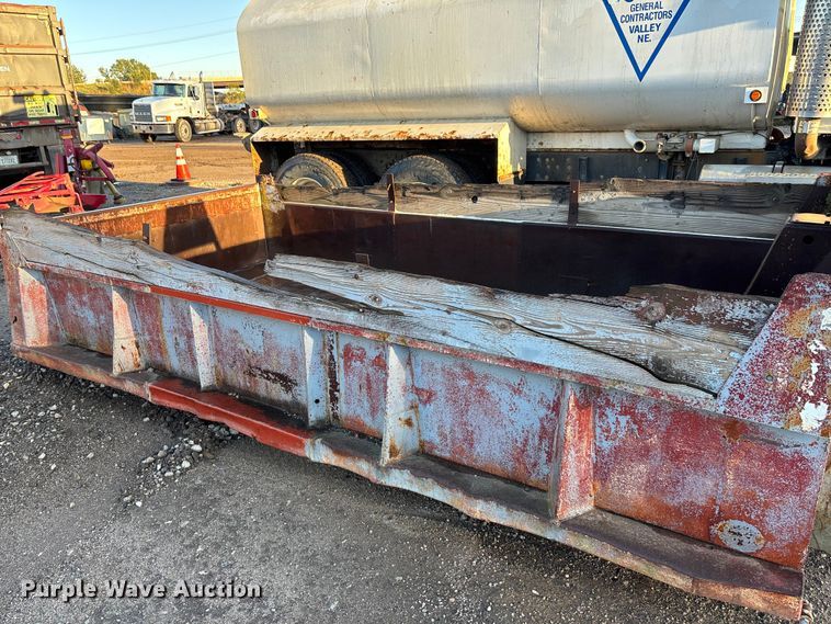 image for item EE4048 Roll-off dumpster