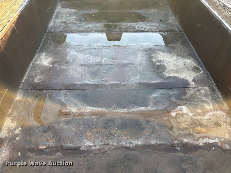 image for item EE4048 Roll-off dumpster