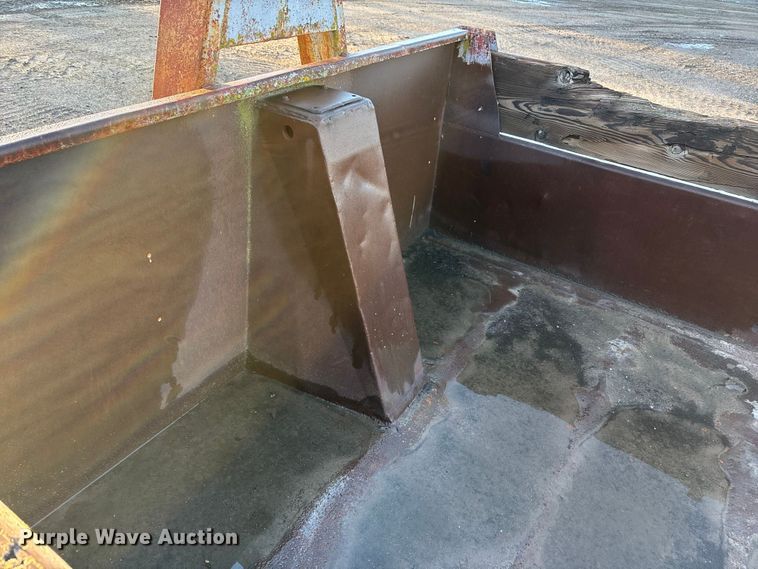 image for item EE4048 Roll-off dumpster