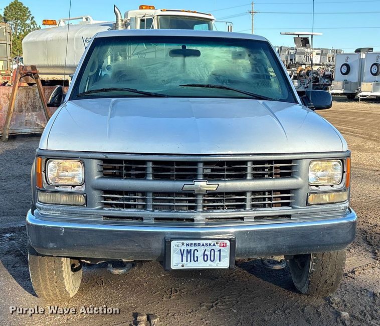 image for item EE4052 1999 Chevrolet K2500 utility bed pickup truck