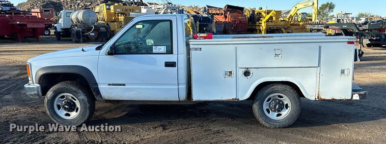 image for item EE4052 1999 Chevrolet K2500 utility bed pickup truck