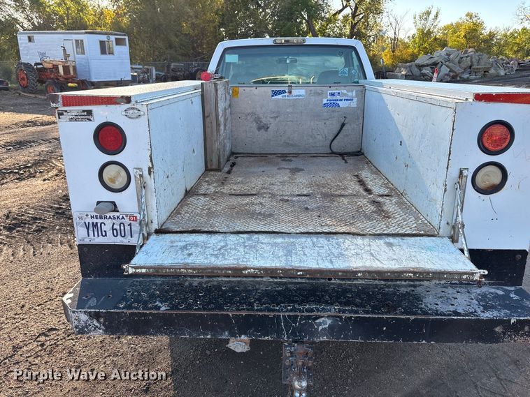 image for item EE4052 1999 Chevrolet K2500 utility bed pickup truck