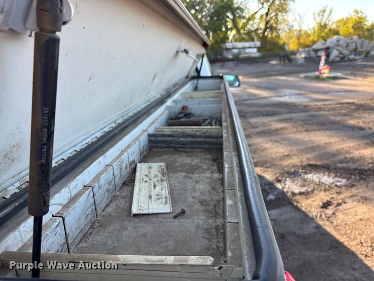 image for item EE4052 1999 Chevrolet K2500 utility bed pickup truck