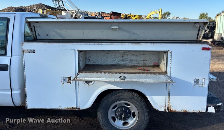 image for item EE4052 1999 Chevrolet K2500 utility bed pickup truck