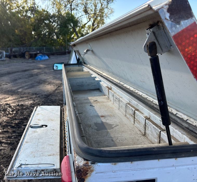 image for item EE4052 1999 Chevrolet K2500 utility bed pickup truck