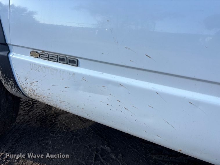 image for item EE4052 1999 Chevrolet K2500 utility bed pickup truck