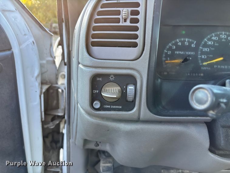 image for item EE4052 1999 Chevrolet K2500 utility bed pickup truck