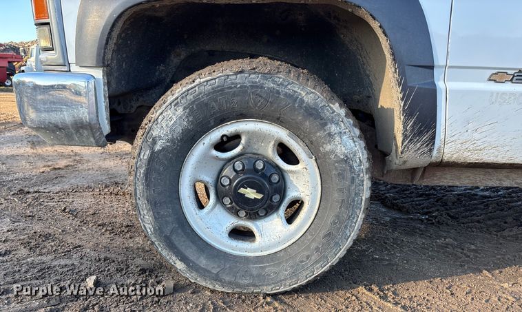 image for item EE4052 1999 Chevrolet K2500 utility bed pickup truck