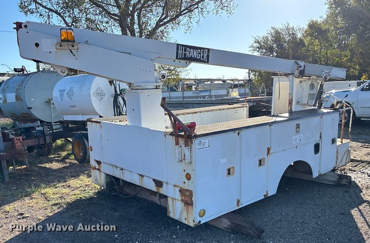 image for item EE4054 Terex Telelect IN04664 utility / service bed