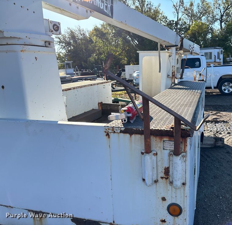 image for item EE4054 Terex Telelect IN04664 utility / service bed