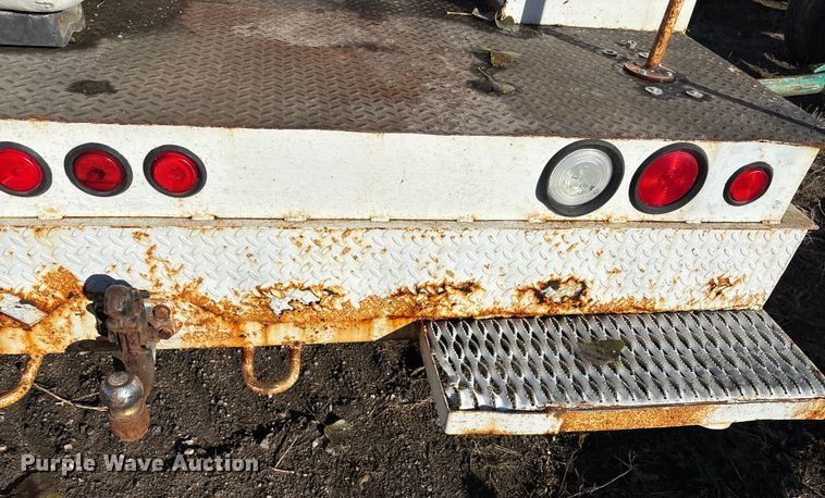 image for item EE4054 Terex Telelect IN04664 utility / service bed