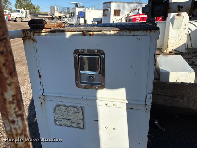 image for item EE4054 Terex Telelect IN04664 utility / service bed