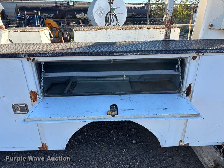 image for item EE4054 Terex Telelect IN04664 utility / service bed