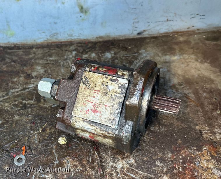 image for item EE4054 Terex Telelect IN04664 utility / service bed