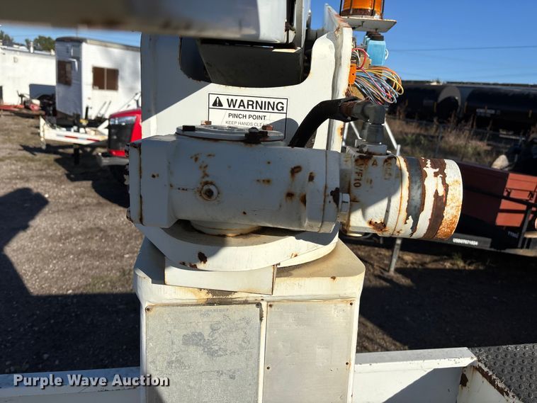 image for item EE4054 Terex Telelect IN04664 utility / service bed