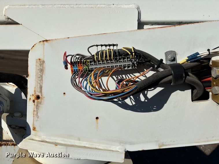 image for item EE4054 Terex Telelect IN04664 utility / service bed