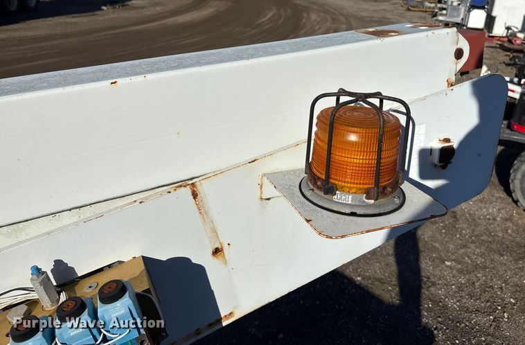 image for item EE4054 Terex Telelect IN04664 utility / service bed