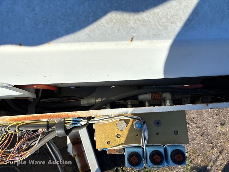 image for item EE4054 Terex Telelect IN04664 utility / service bed