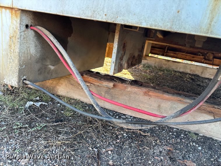 image for item EE4054 Terex Telelect IN04664 utility / service bed