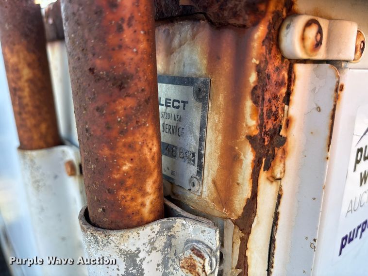 image for item EE4054 Terex Telelect IN04664 utility / service bed