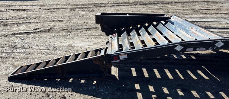 image for item EE4056 2016 Felling Trailers FT-40-2 LP equipment trailer