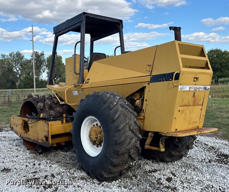 image for item EE4062 1986 Caterpillar CP-553 single drum vibratory roller