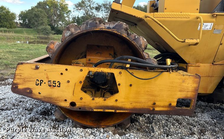 image for item EE4062 1986 Caterpillar CP-553 single drum vibratory roller